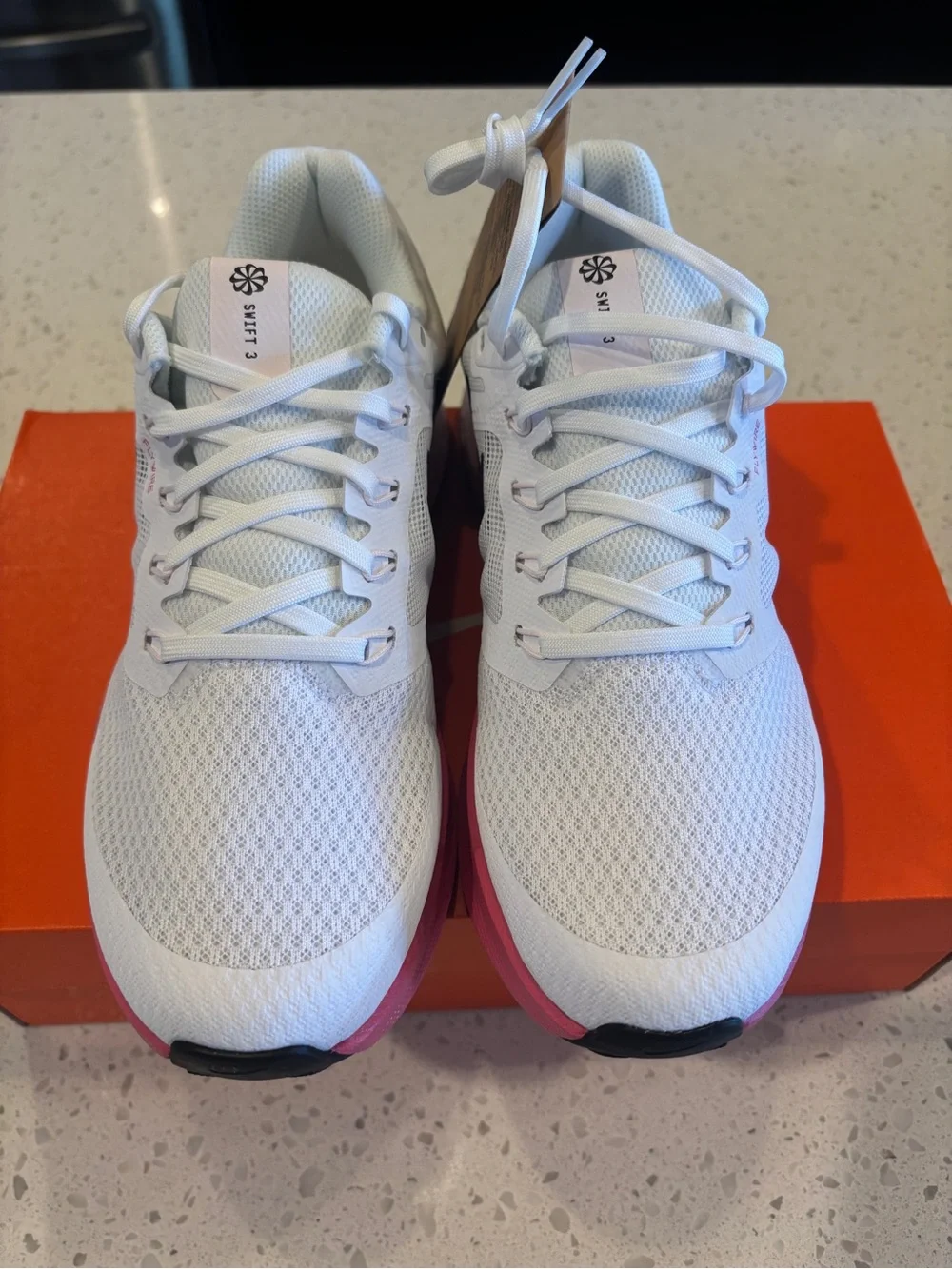 Nike Women’s White, Pink & Black Running Shoes Sneakers 8.5
